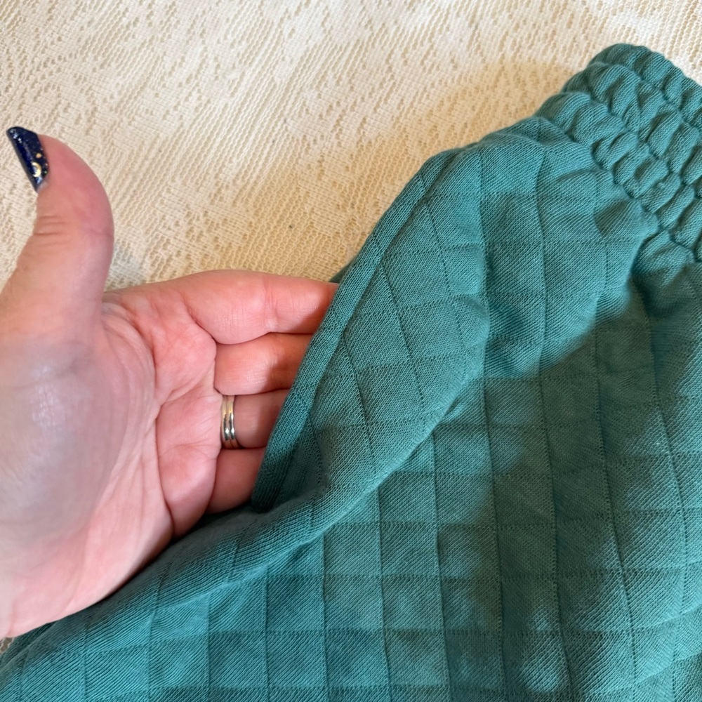 Van Winkle & Co quilted lounge set - Picture 10 of 13